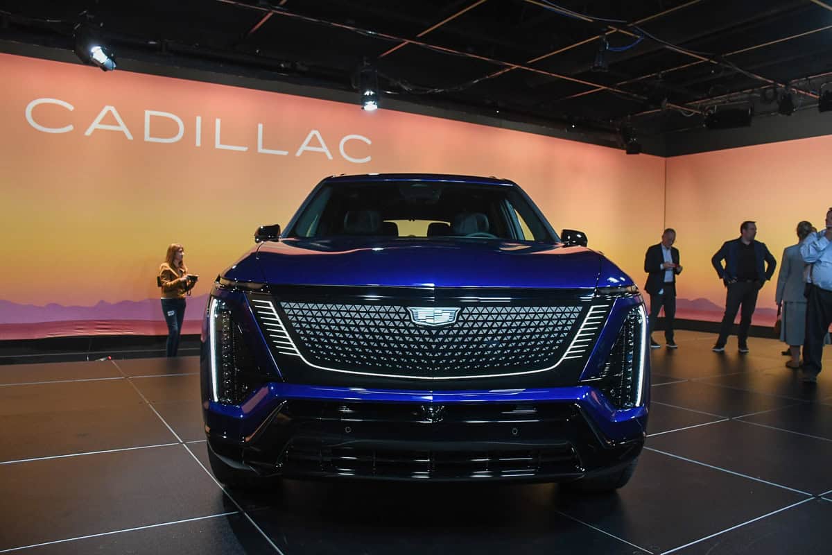 2026 Cadillac Vistiq front grill
