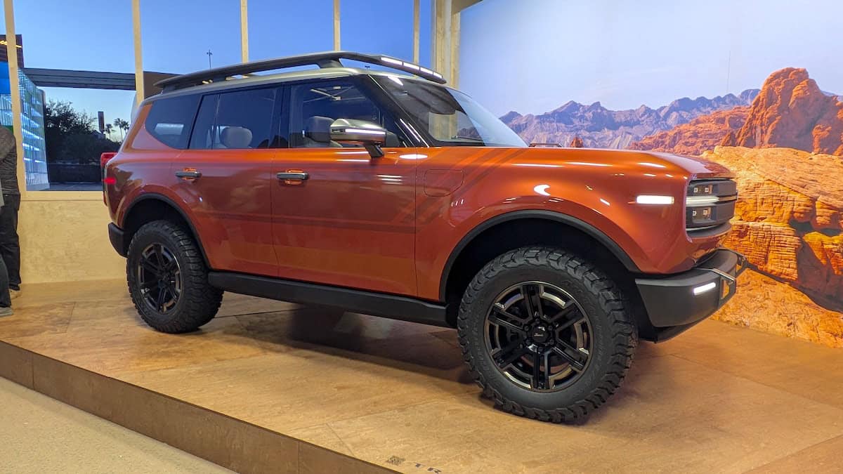 Scout Traveler SUV front side
