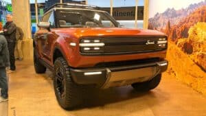 Scout Traveler SUV front