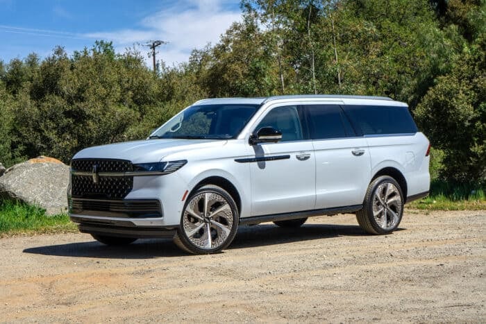 2026 Lincoln Navigator Black Label front side