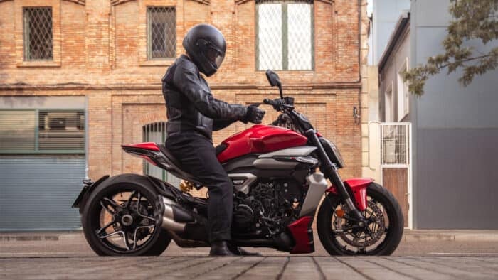 2025 Ducati XDiavel V4 sideview