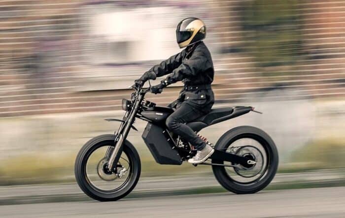Trevor DTRe Vince Electric Motorcycle sideview riding