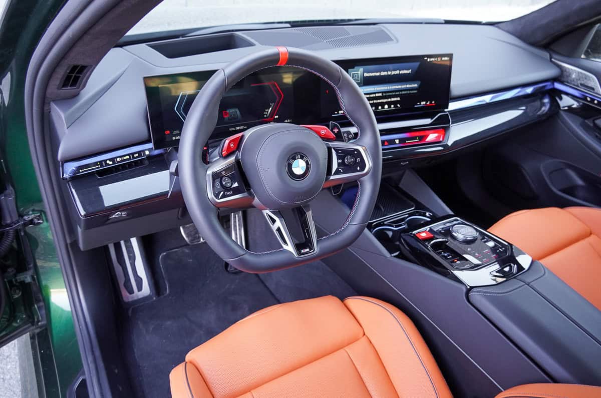 2025 BMW M5 Touring cockpit