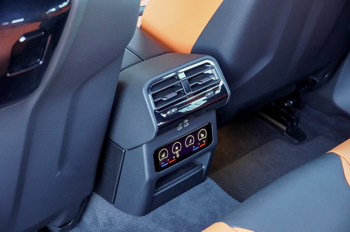 2025 BMW M5 Touring rear controls interior