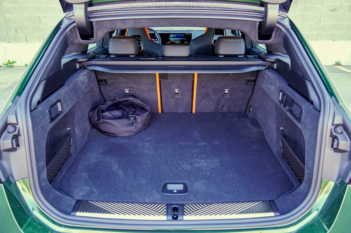 2025 BMW M5 Touring trunk space