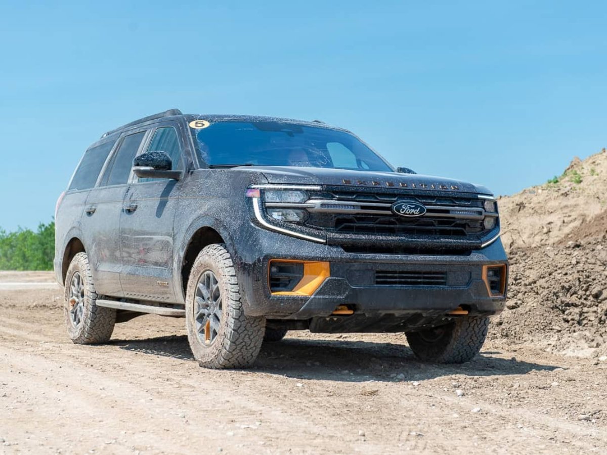 2025 Ford Expedition Tremor front