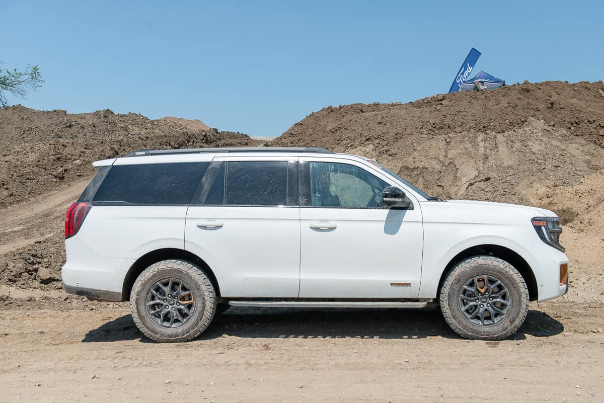 2025 Ford Expedition Tremor side