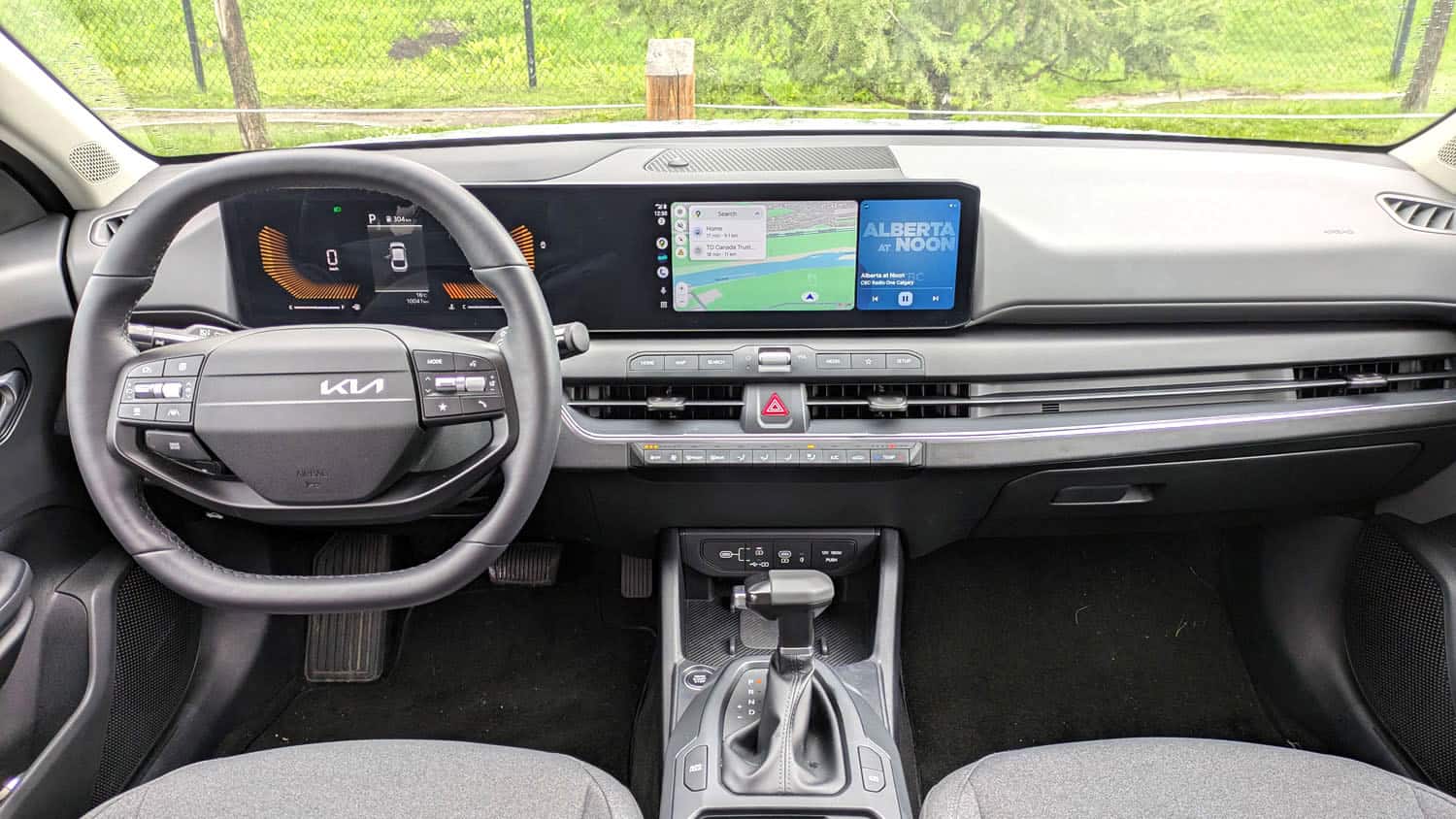 2025 Kia K4 EX interior front
