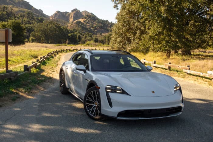 2023 Porsche Taycan 4S Cross Turismo front