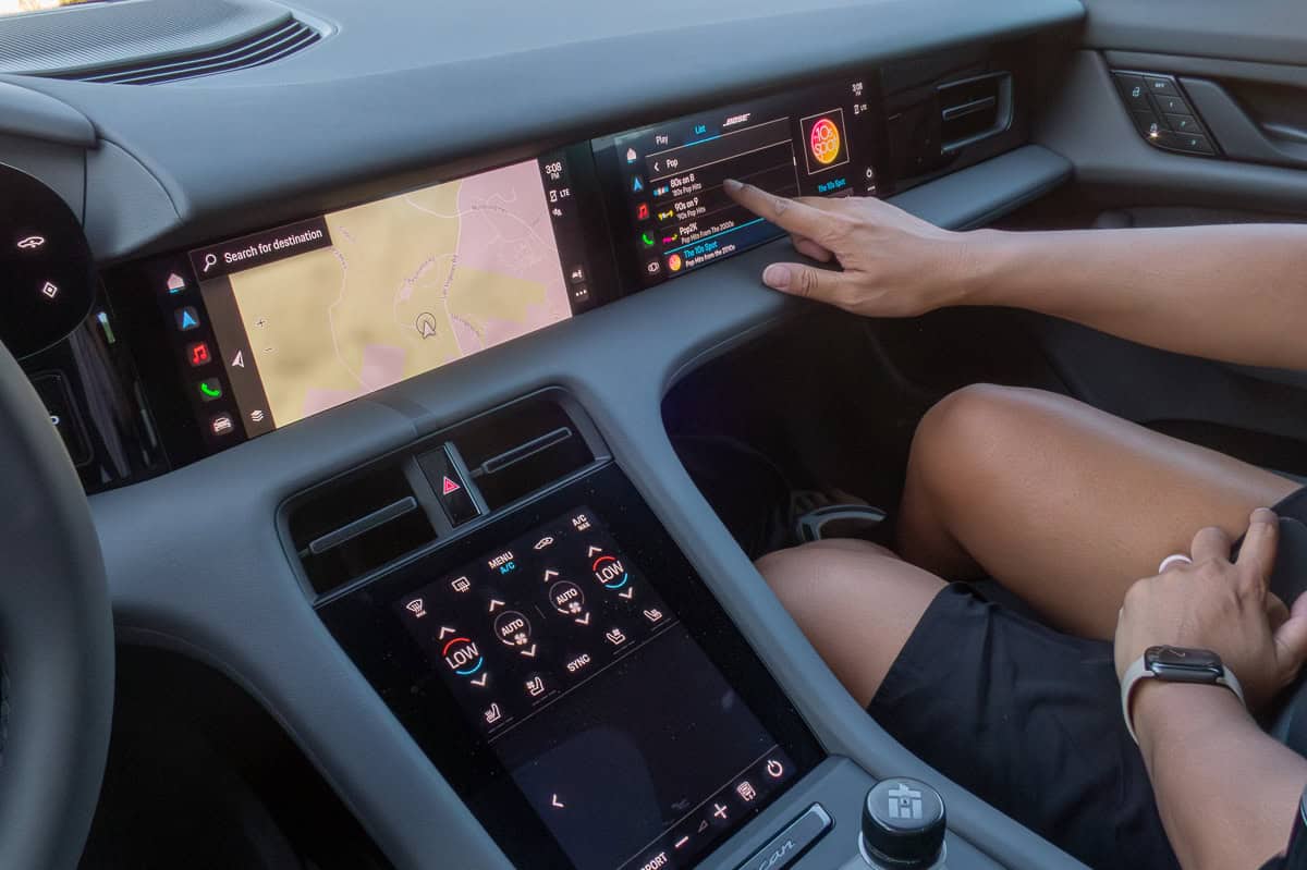 2023 Porsche Taycan 4S Cross Turismo driver screen