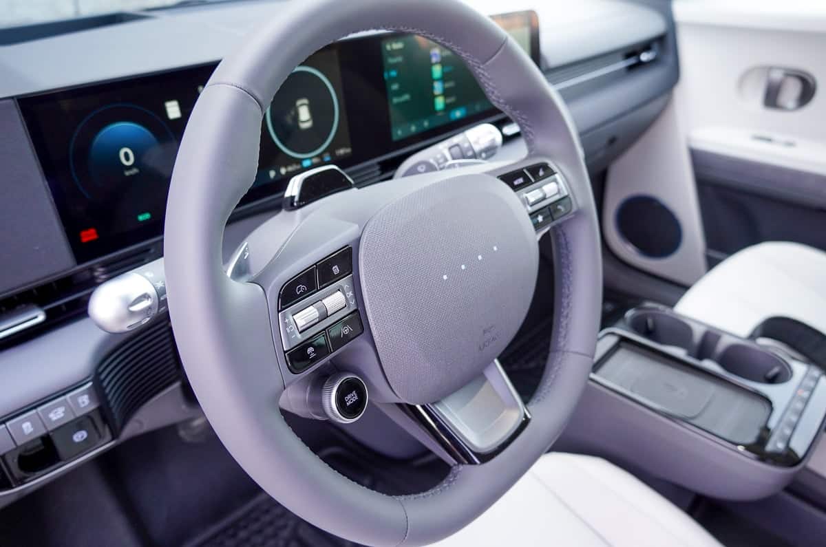 2025 Hyundai Ioniq 5 steering wheel