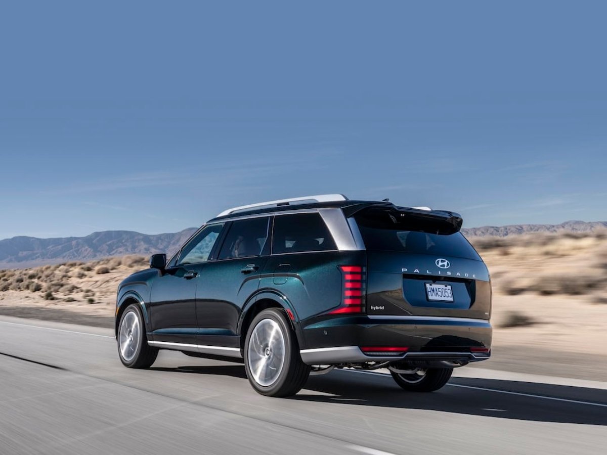 2026 Hyundai Palisade Hybrid Calligraphy rear driving