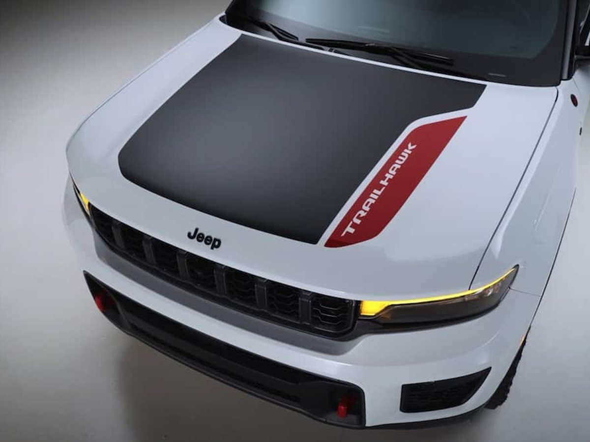 2026 Jeep Grand Cherokee Trailhawk 4xe hood