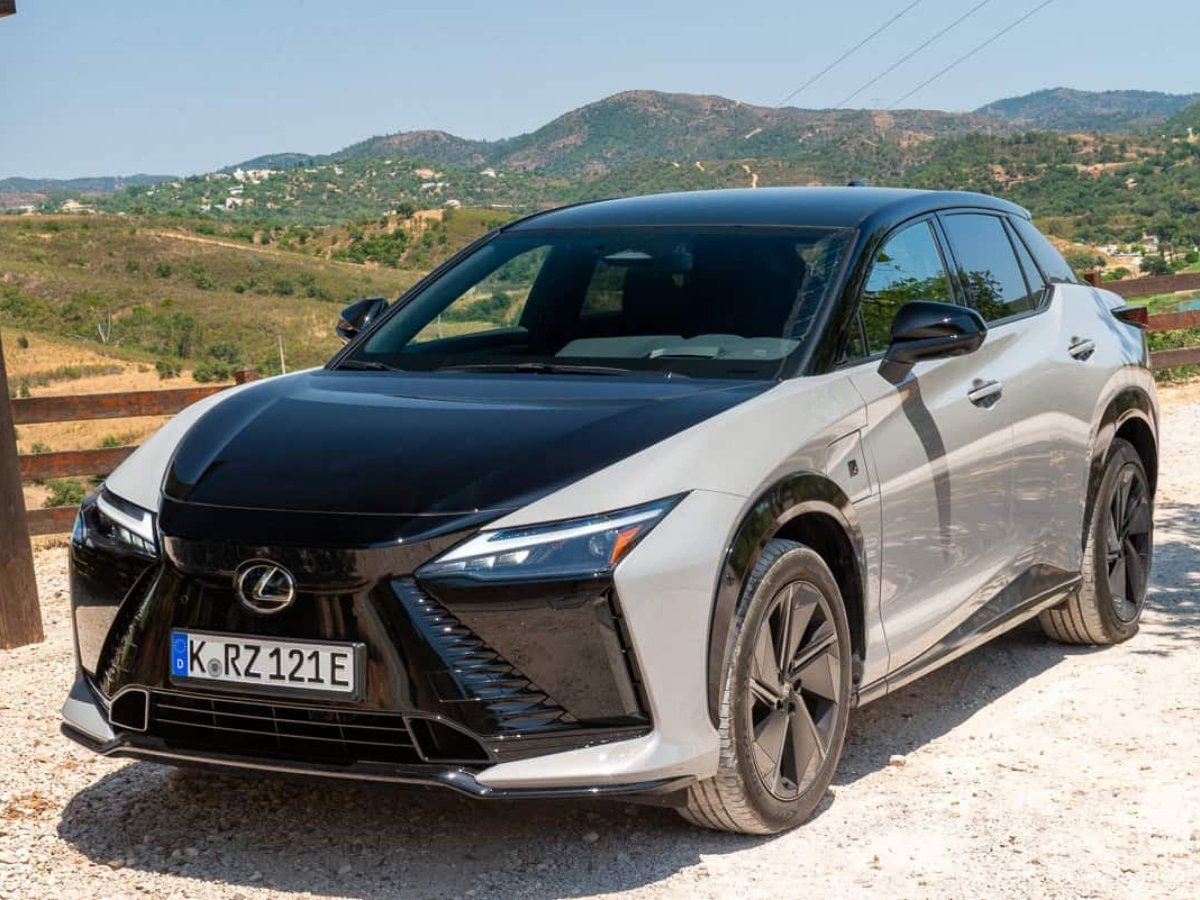 2026 Lexus RZ 550e F SPORT front