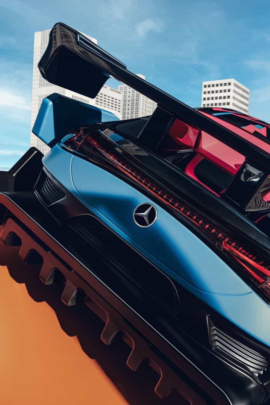 Hot Wheels transforms the new CLA into an oversized toy car 7