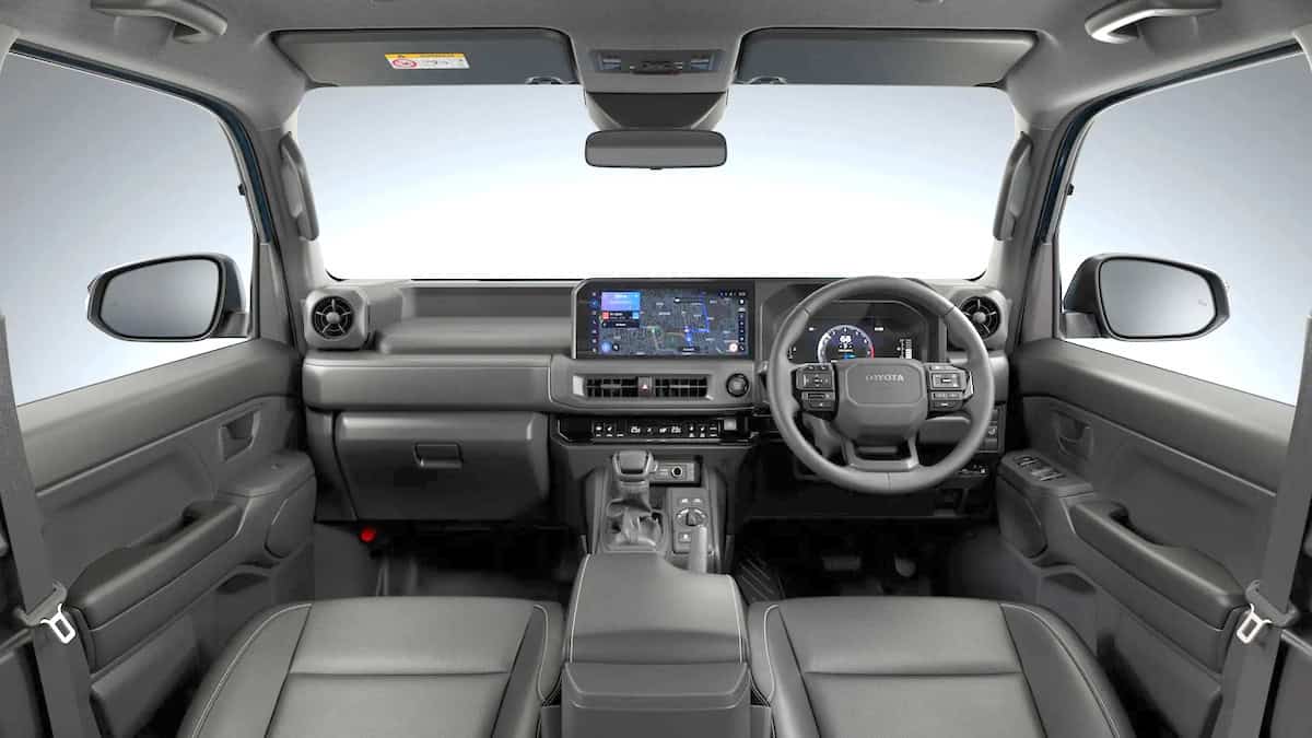 Land Cruiser FJ interior front