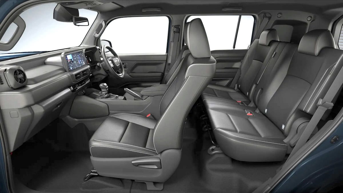 Land Cruiser FJ seating
