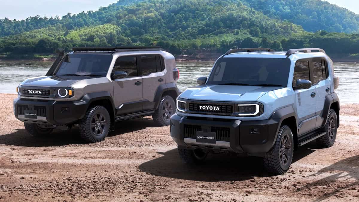 Land Cruiser FJ side by side