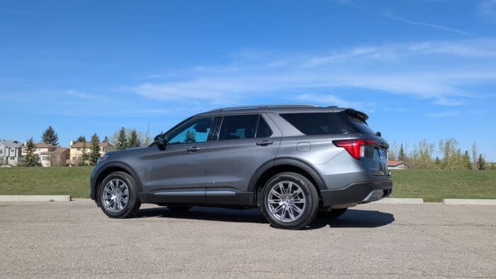 2025 Ford Explorer Platinum rear side