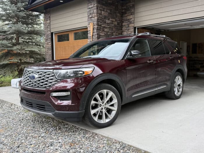 2025 Ford Explorer Platinum front