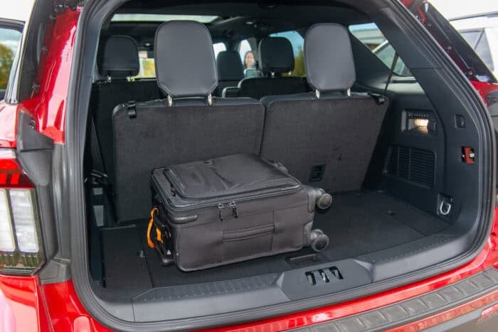 2025 Ford Explorer Platinum trunk