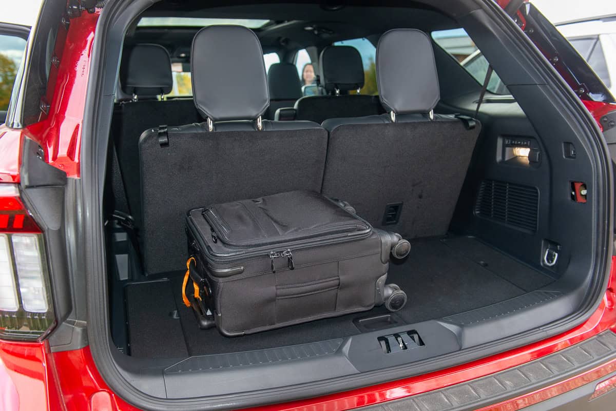 2025 Ford Explorer Platinum trunk