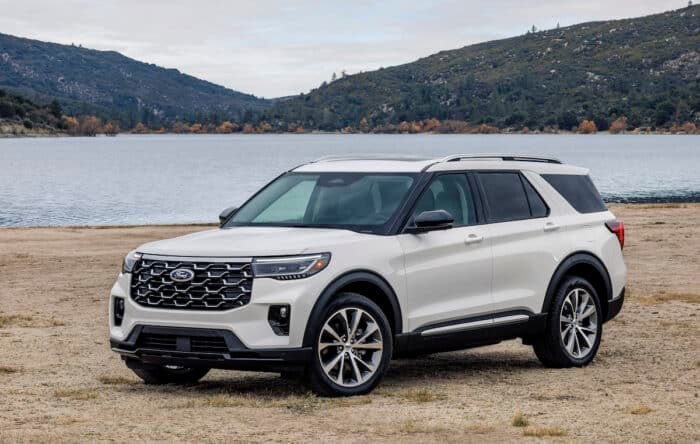 White 2025 Ford Explorer Platinum front