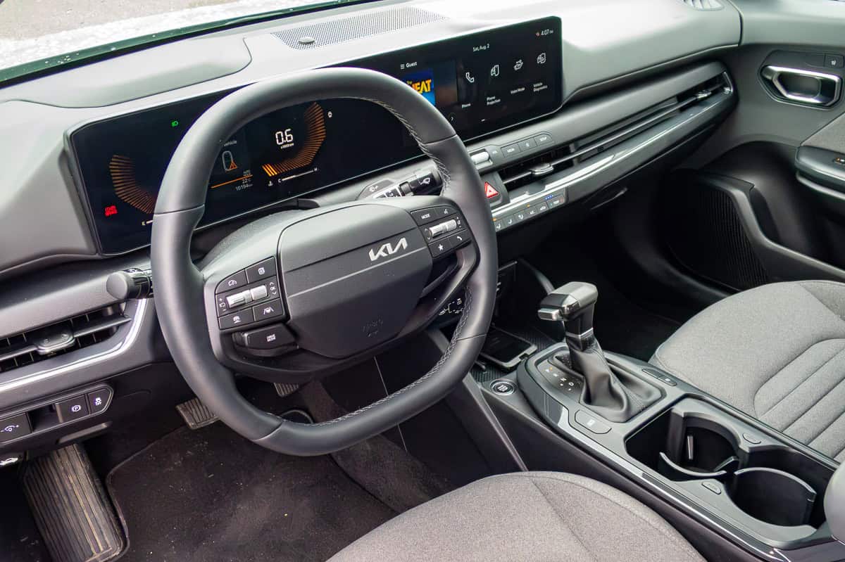 2025 Kia K4 interior front