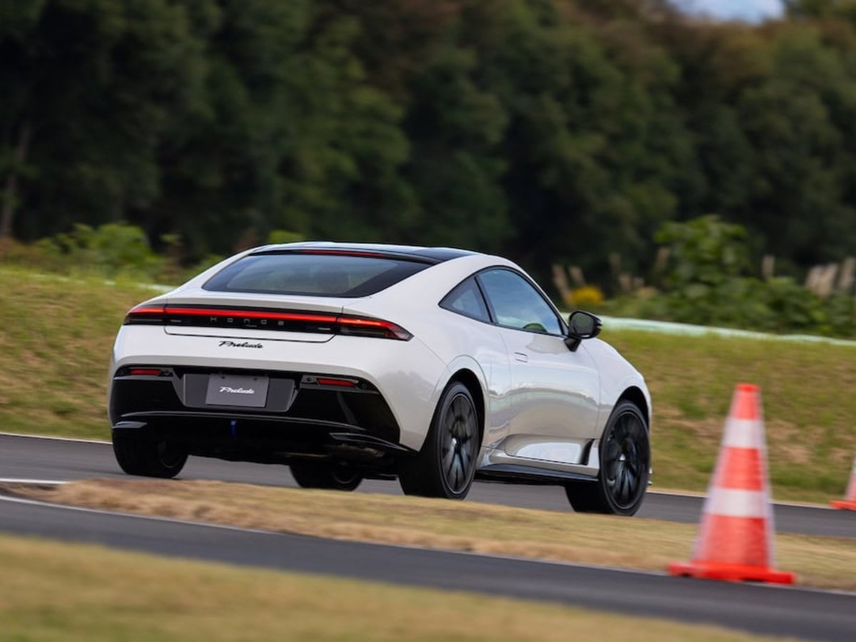 2026 Honda Prelude rear track