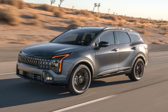 2026 Sportage PHEV front driving