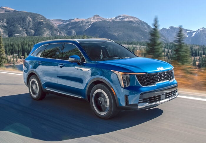 2026 Sorento Hybrid front view driving
