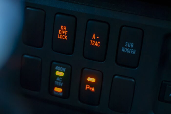 2008 Toyota FJ Cruiser Trail Teams Special Edition interior switches