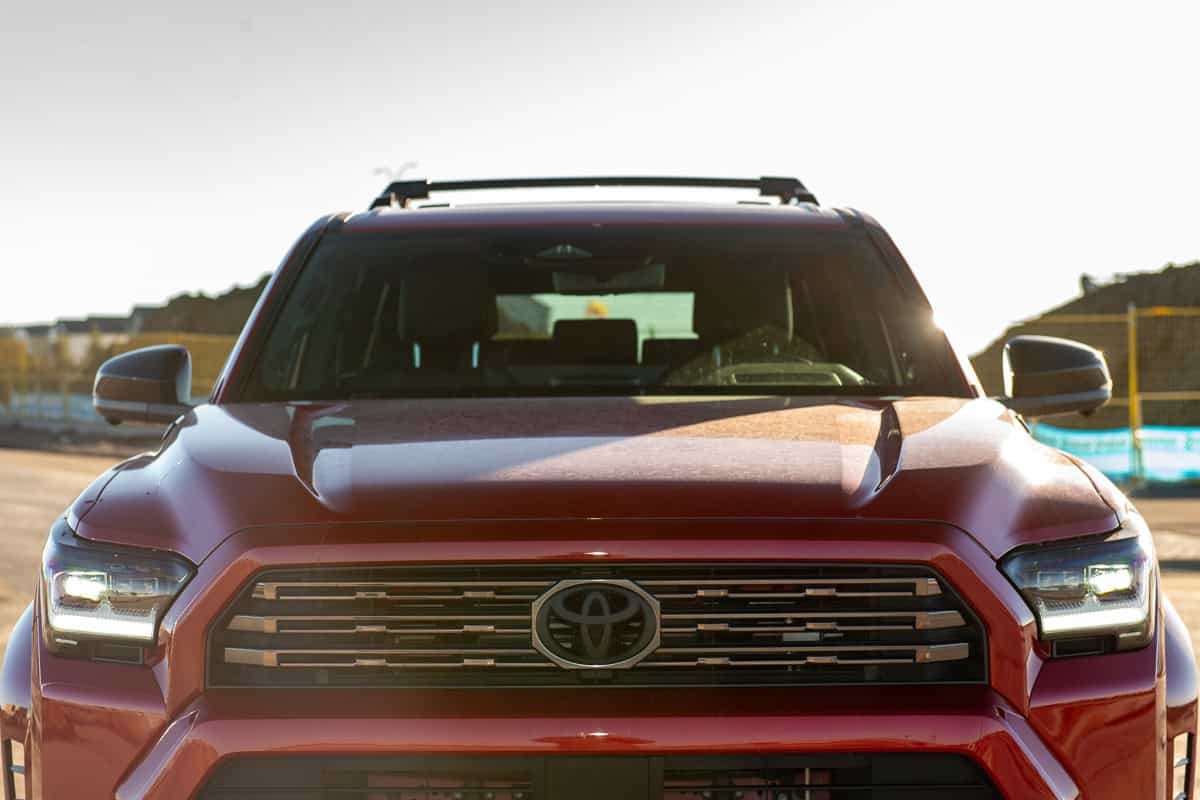 2025 4Runner Hybrid Platinum front grill close up