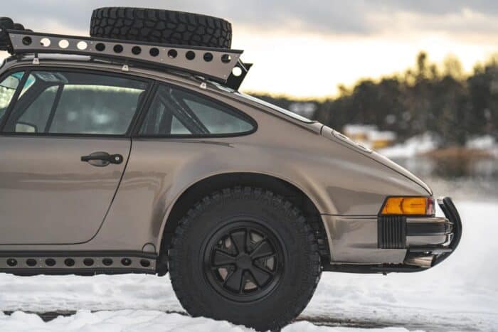 1980_Porsche_911_3.0_SC_Safari_rear_wheel_and_spare_1200