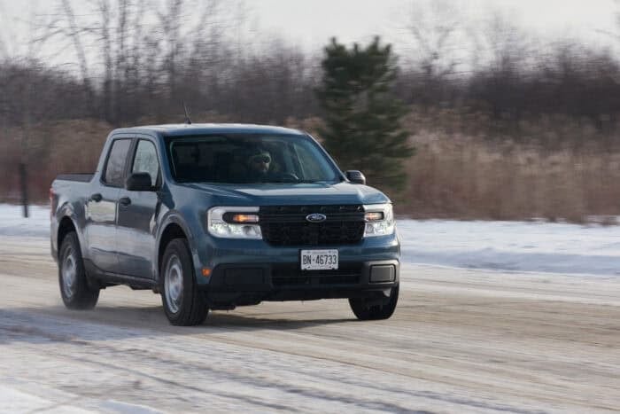 2022 Ford Maverick XL 2.0T driving front