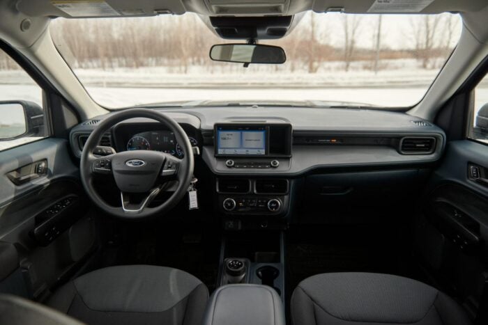 2022 Ford Maverick XL 2.0T interior front