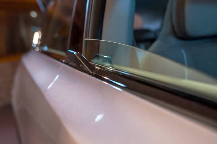 Volvo-EX60-launch-handle