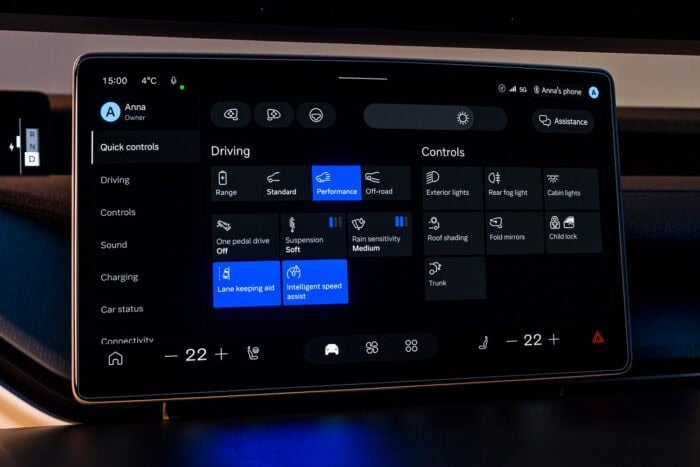 Volvo-EX60-launch-infotainment-screen