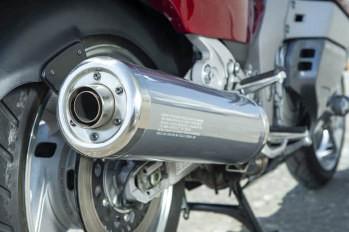 1993 Yamaha GTS1000 exhaust pipe up close
