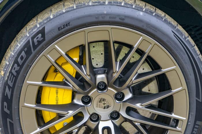 2026 Porsche Cayenne Turbo Electric wheel