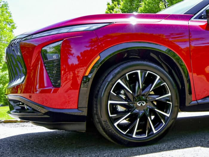 2027 Infiniti QX65 wheel