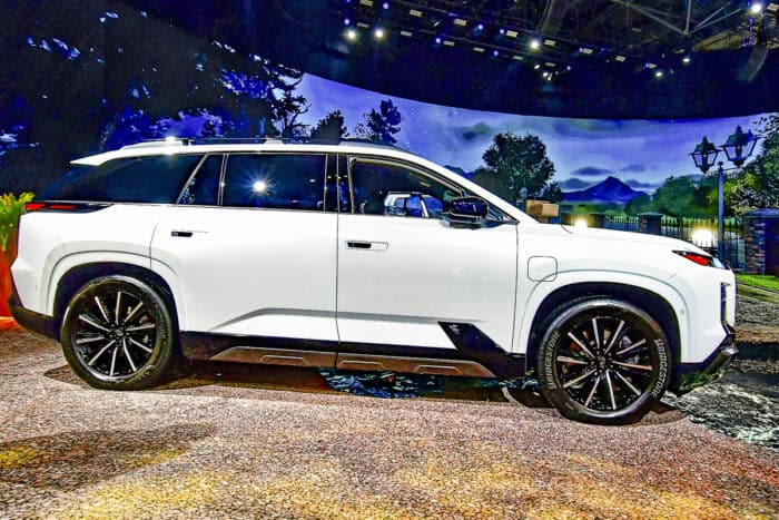 2027 Subaru Getaway EV SUV side profile