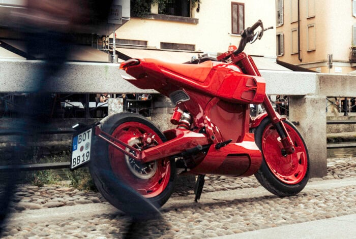 BRABUS URBAN E FIRST EDITION_FUSION RED rear view