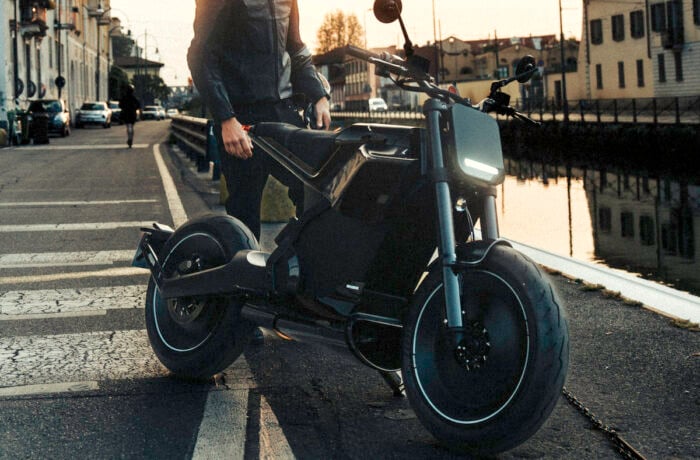 DAB 1A BRABUS in black front view