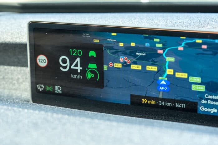 Volvo-EX60-Pilot-Assist