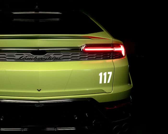 Lamborghini x Halo Urus SE Master Chief 117 Edition rear