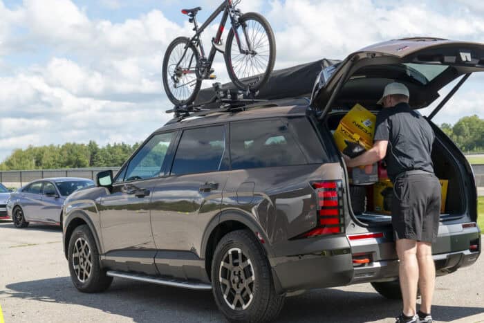 2026 Hyundai Palisade XRT PRO trunk and bike on roof