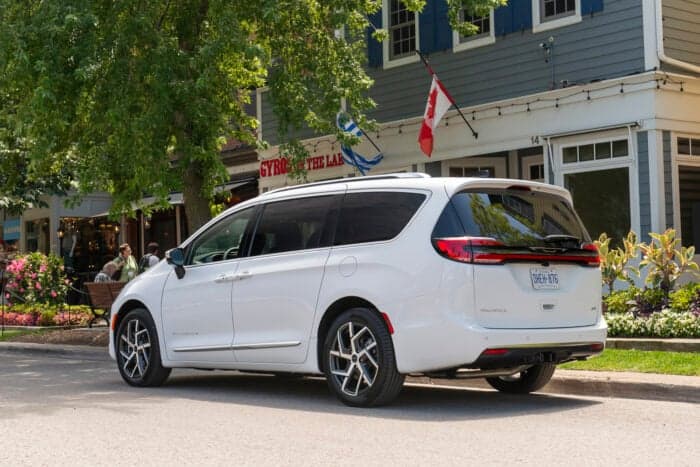 2027 Chrysler Pacifica Pinnacle rear