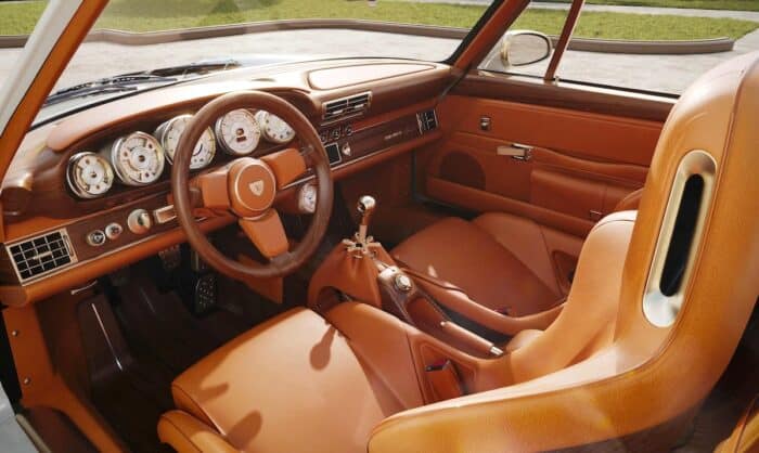 LV Singer Classic Turbo Cabriolet interior