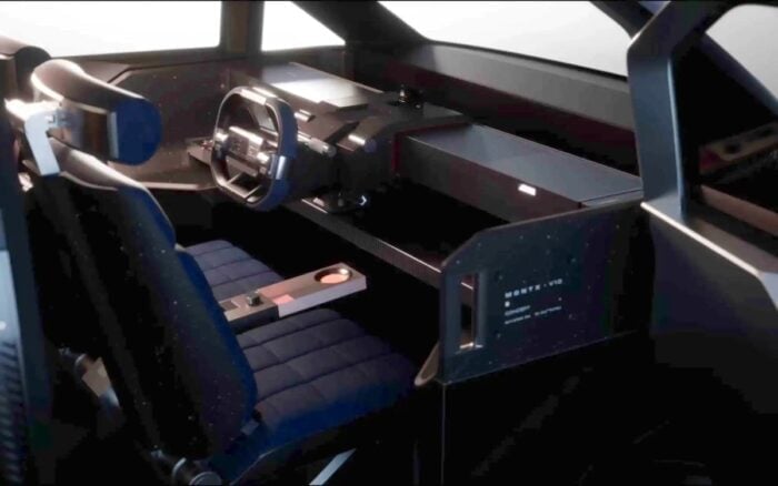 MONTX P10 interior